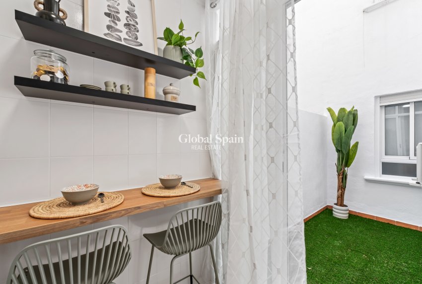 Wiederverkauf - WOHNUNG -
PLAYA FLAMENCA - Costa Blanca
