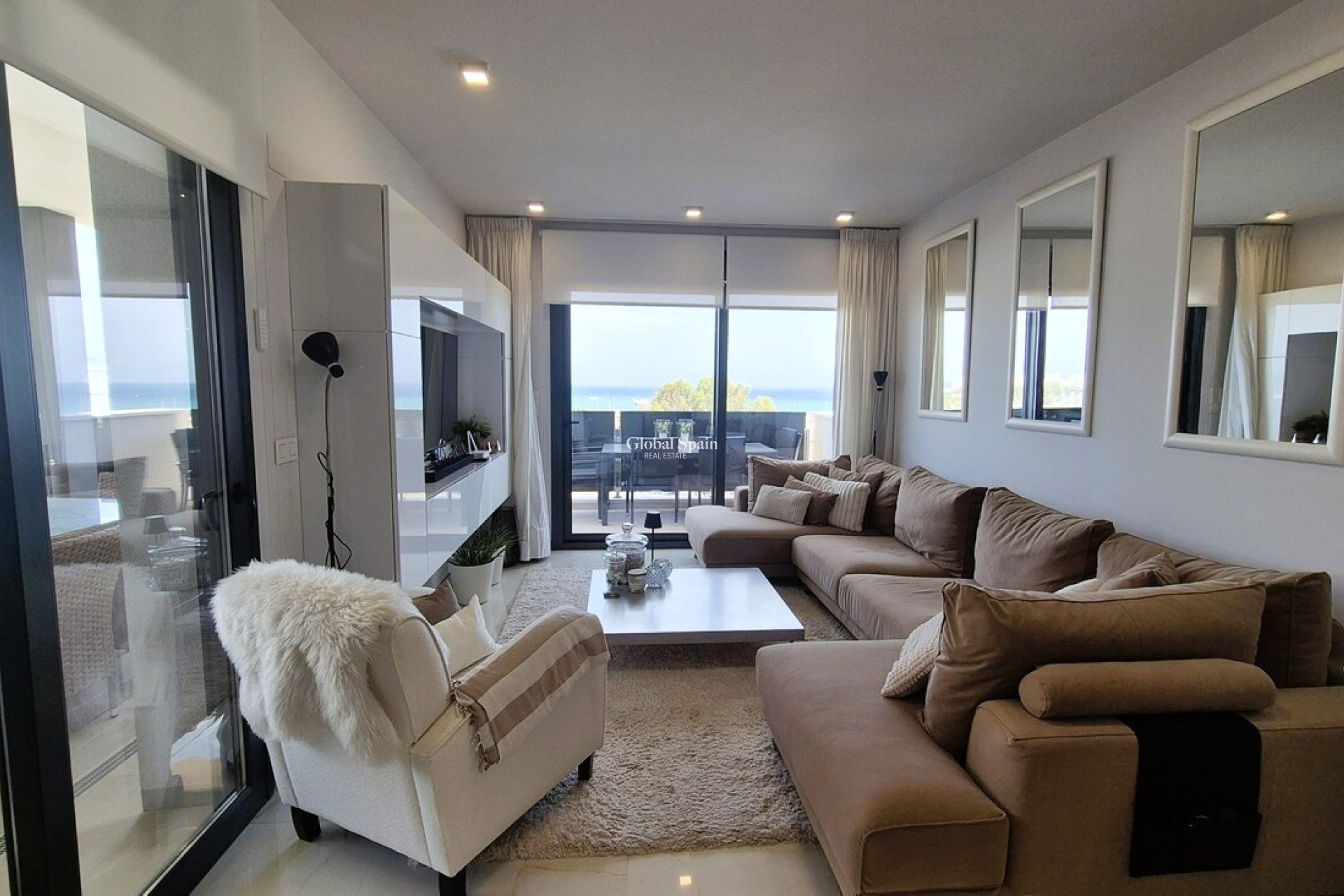 Wiederverkauf - WOHNUNG -
PLAYA FLAMENCA - Costa Blanca