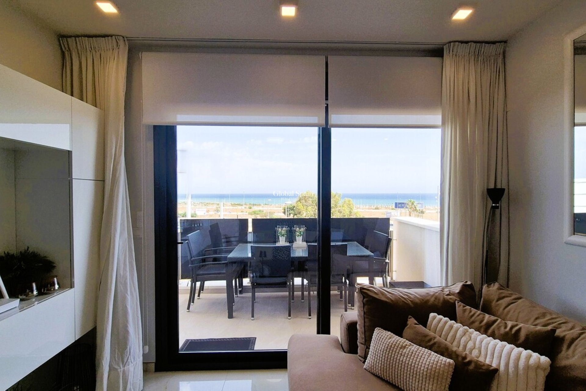Wiederverkauf - WOHNUNG -
PLAYA FLAMENCA - Costa Blanca