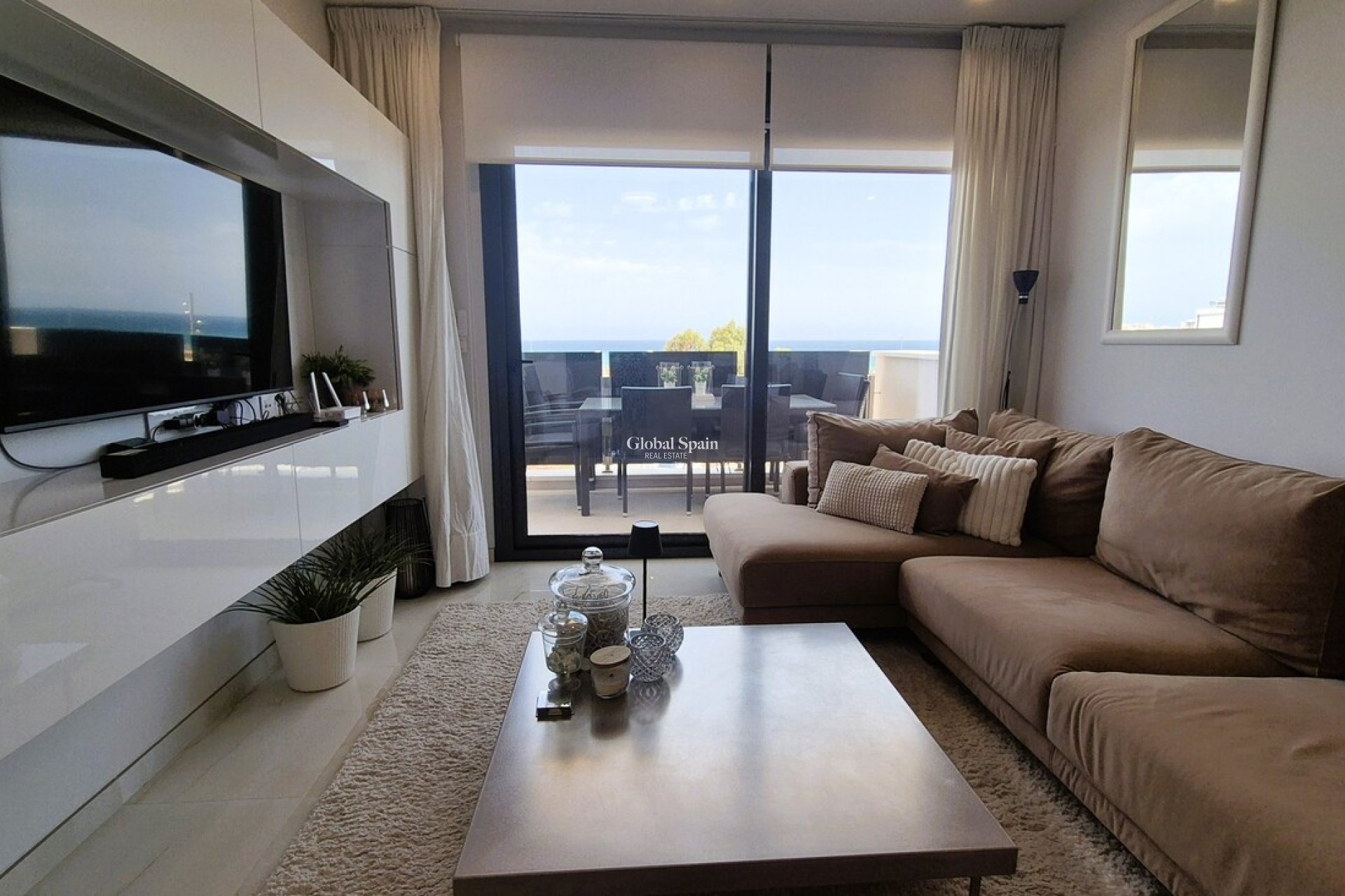 Wiederverkauf - WOHNUNG -
PLAYA FLAMENCA - Costa Blanca