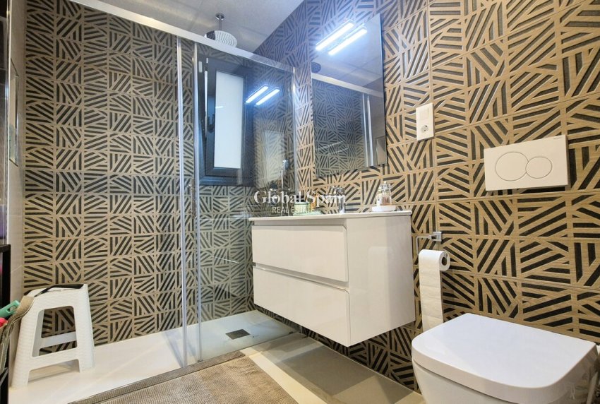 Wiederverkauf - WOHNUNG -
PLAYA FLAMENCA - Costa Blanca