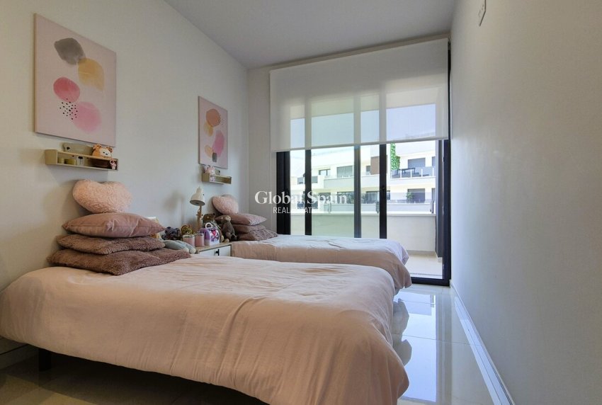 Wiederverkauf - WOHNUNG -
PLAYA FLAMENCA - Costa Blanca