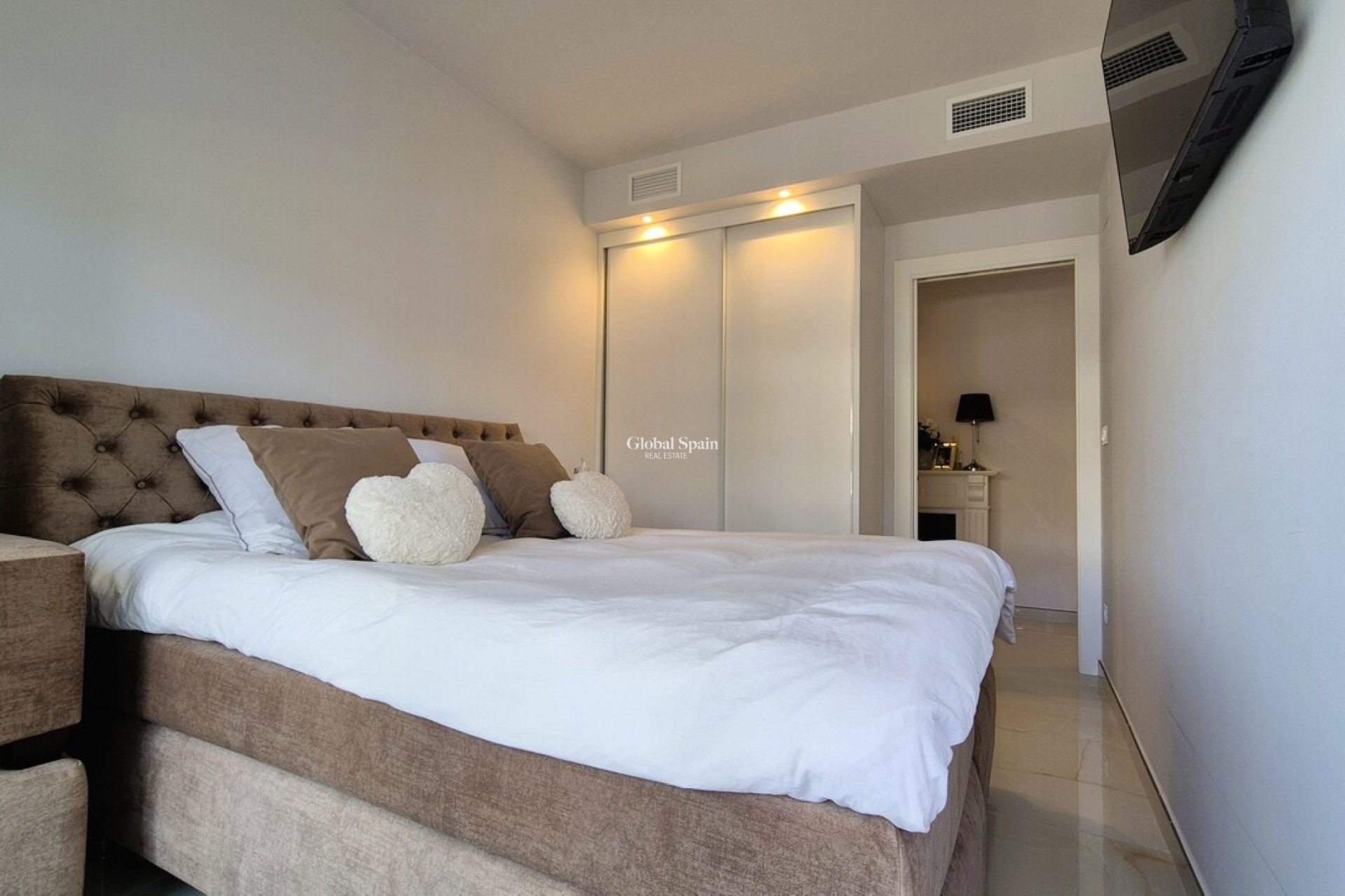 Wiederverkauf - WOHNUNG -
PLAYA FLAMENCA - Costa Blanca
