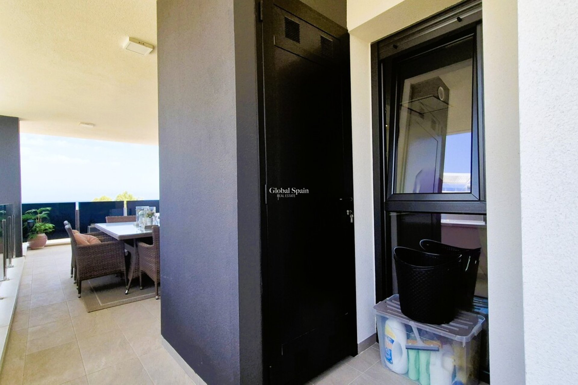Wiederverkauf - WOHNUNG -
PLAYA FLAMENCA - Costa Blanca