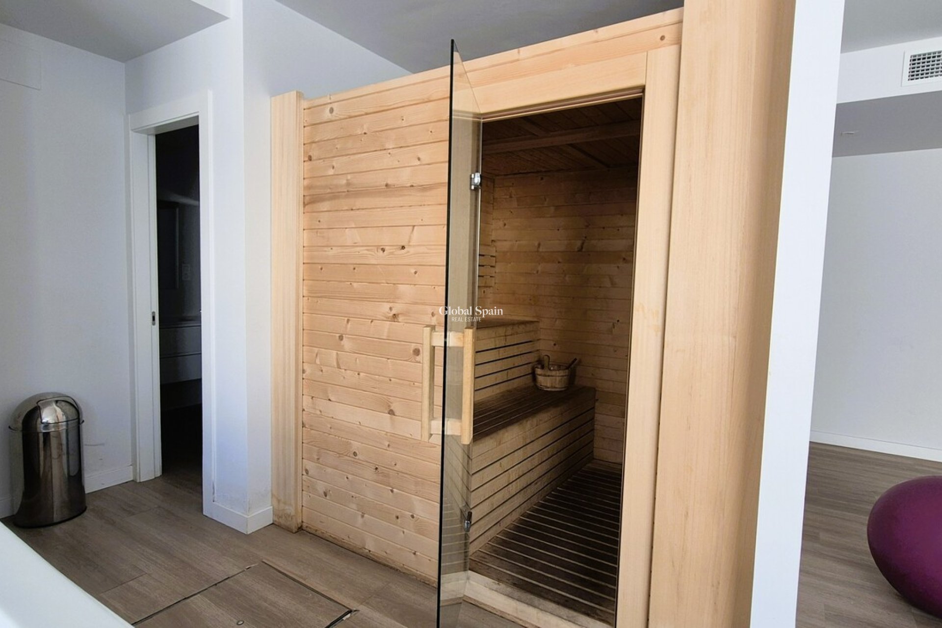 Wiederverkauf - WOHNUNG -
PLAYA FLAMENCA - Costa Blanca