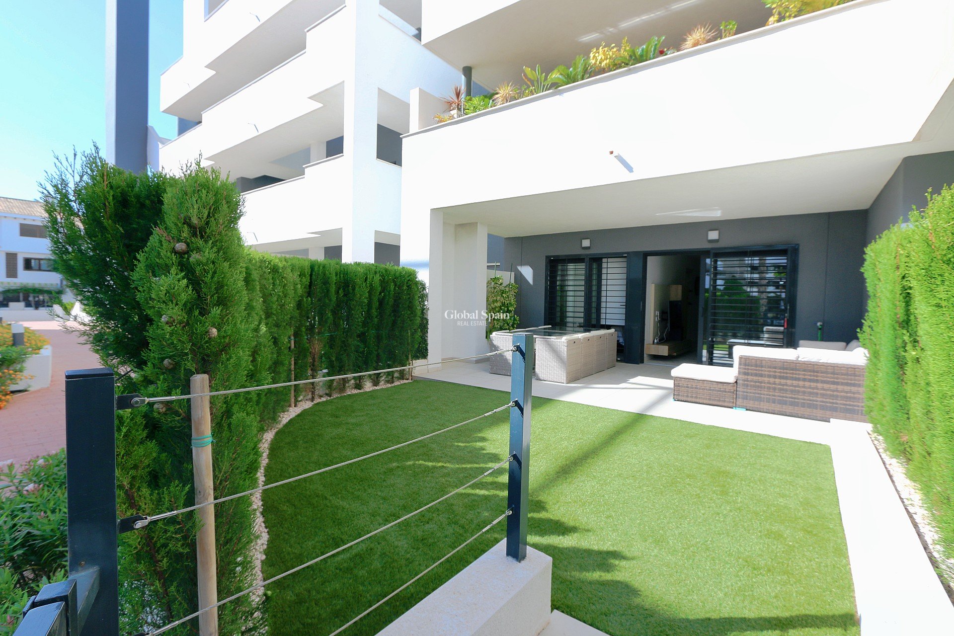 Wiederverkauf - WOHNUNG -
PLAYA FLAMENCA - Costa Blanca