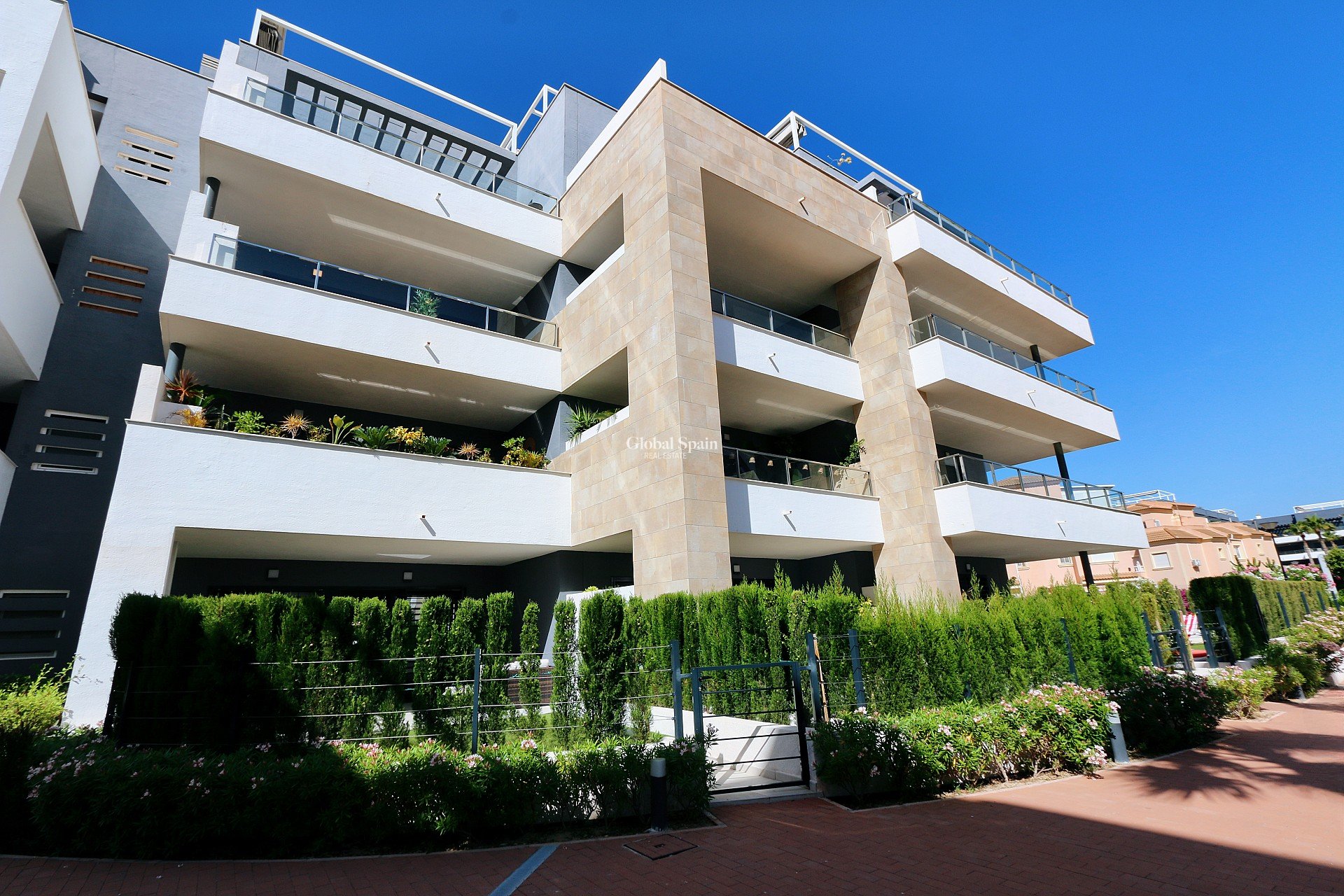 Wiederverkauf - WOHNUNG -
PLAYA FLAMENCA - Costa Blanca