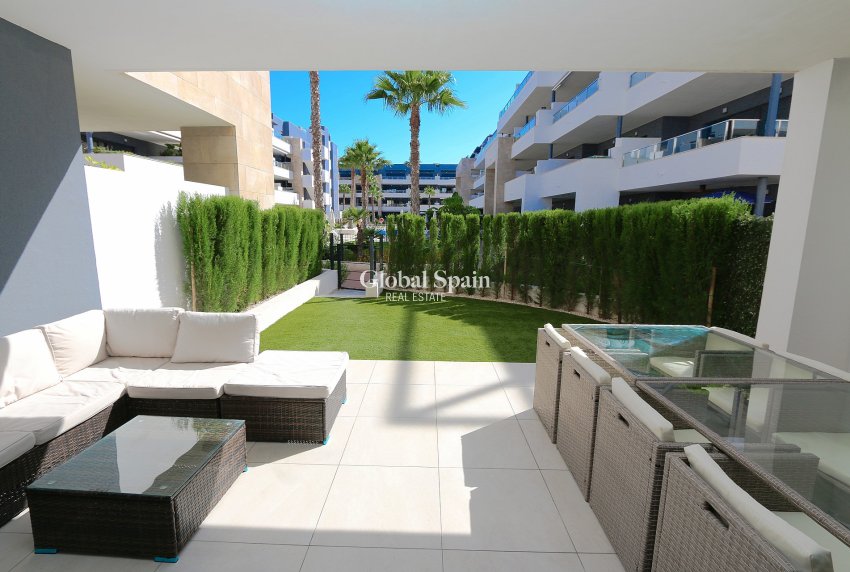 Wiederverkauf - WOHNUNG -
PLAYA FLAMENCA - Costa Blanca