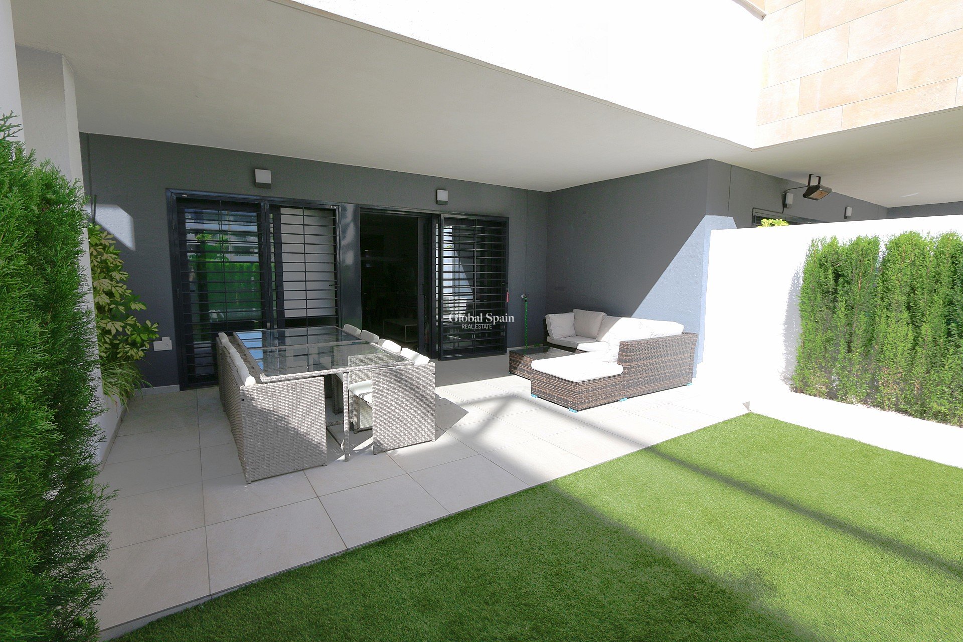 Wiederverkauf - WOHNUNG -
PLAYA FLAMENCA - Costa Blanca