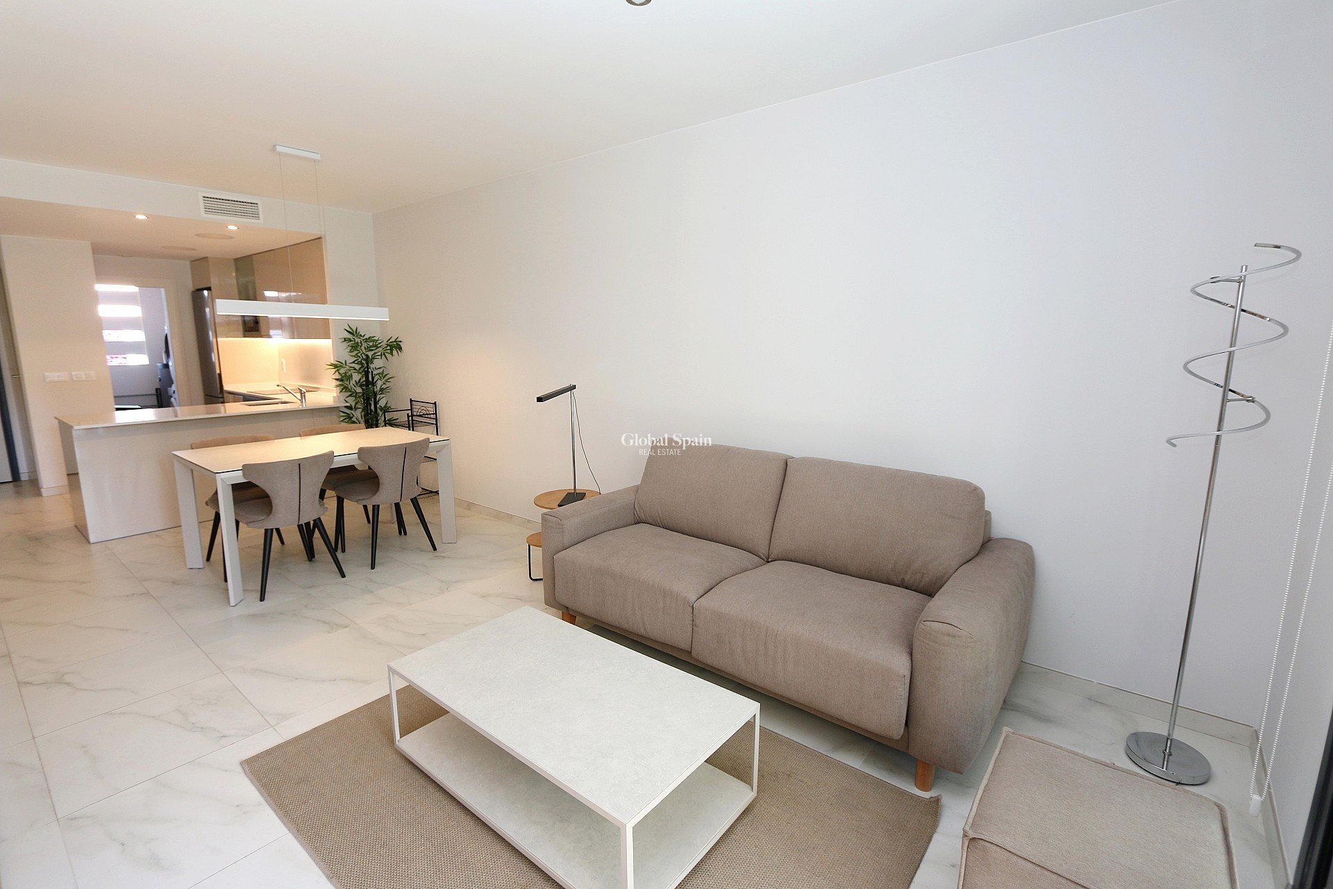 Wiederverkauf - WOHNUNG -
PLAYA FLAMENCA - Costa Blanca