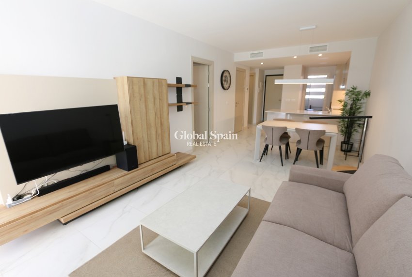 Wiederverkauf - WOHNUNG -
PLAYA FLAMENCA - Costa Blanca