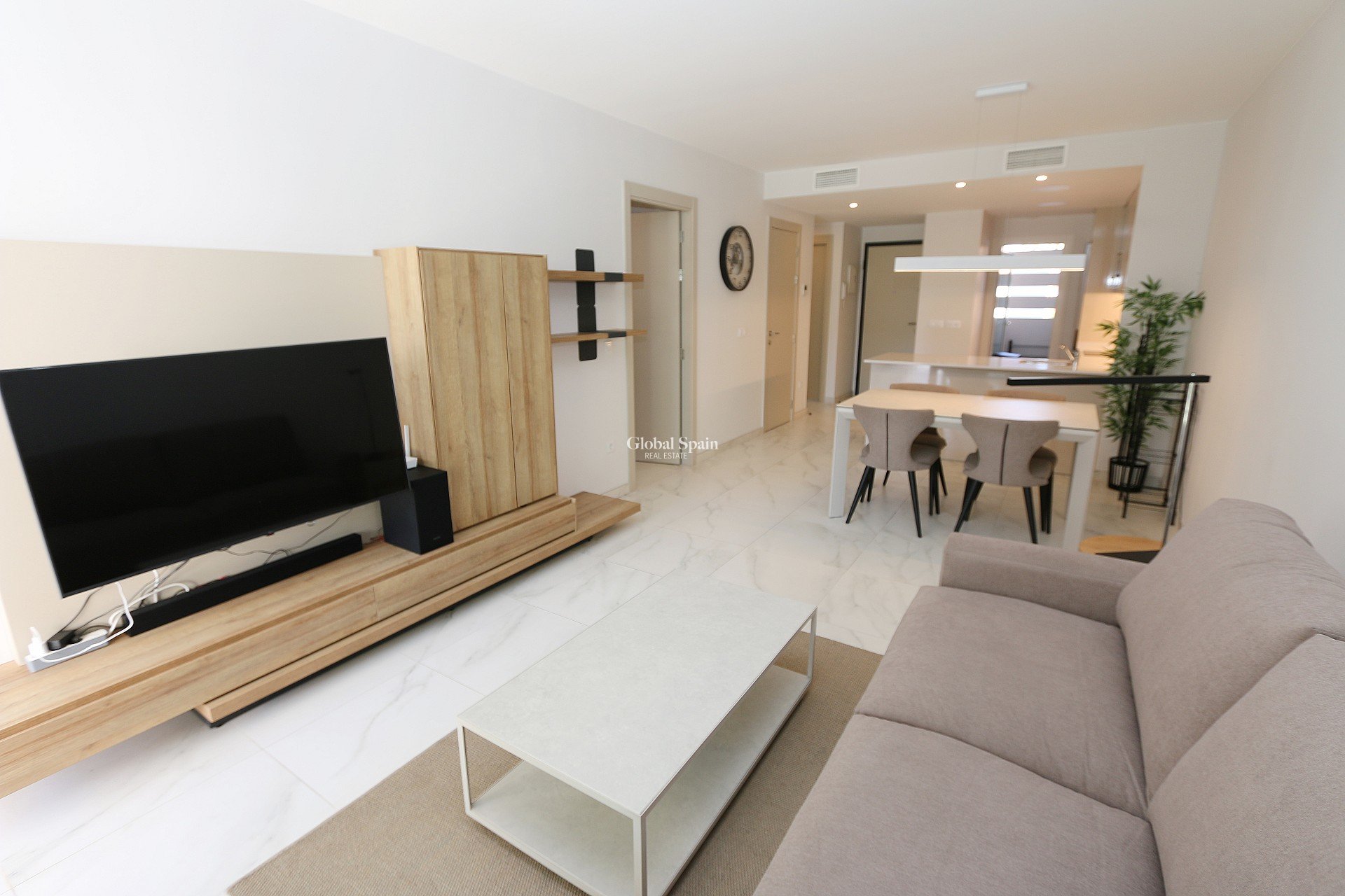 Wiederverkauf - WOHNUNG -
PLAYA FLAMENCA - Costa Blanca