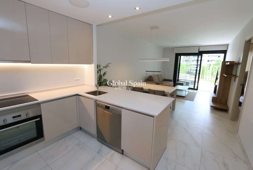 Wiederverkauf - WOHNUNG -
PLAYA FLAMENCA - Costa Blanca
