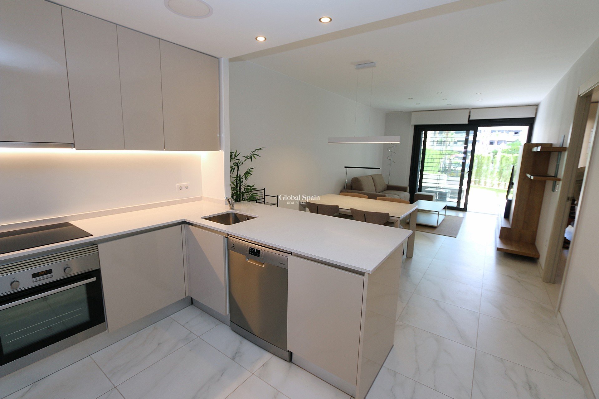 Wiederverkauf - WOHNUNG -
PLAYA FLAMENCA - Costa Blanca