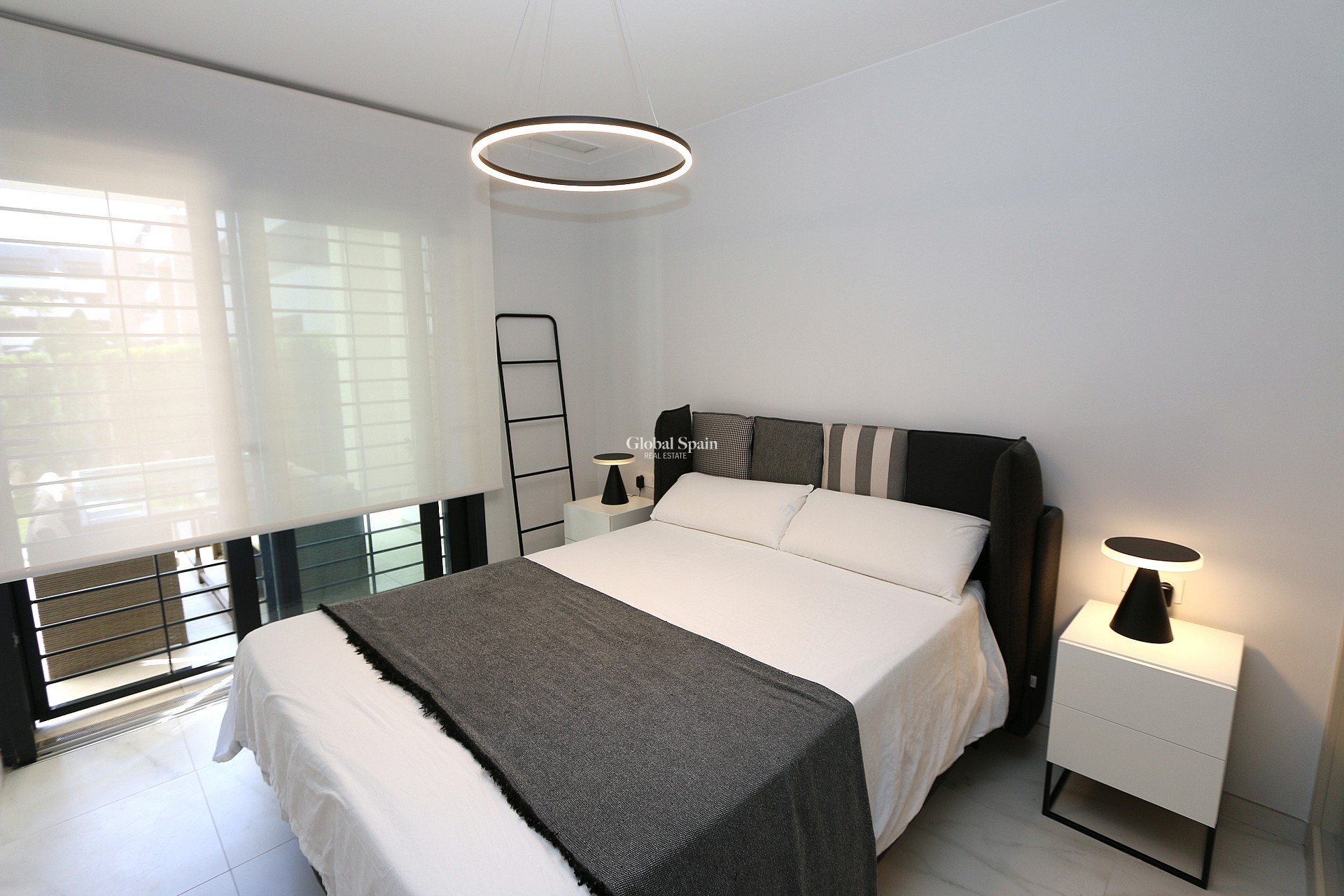 Wiederverkauf - WOHNUNG -
PLAYA FLAMENCA - Costa Blanca