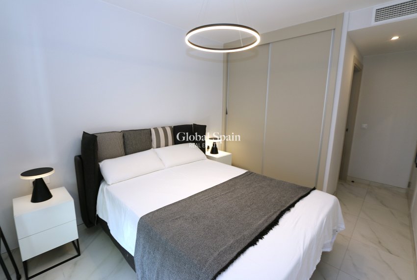 Wiederverkauf - WOHNUNG -
PLAYA FLAMENCA - Costa Blanca