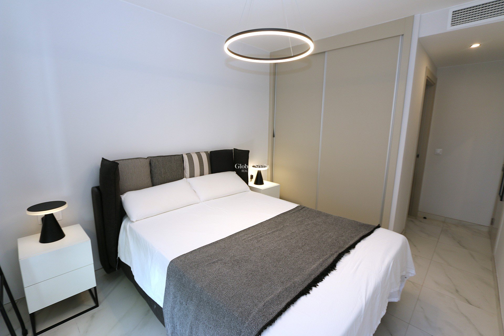 Wiederverkauf - WOHNUNG -
PLAYA FLAMENCA - Costa Blanca