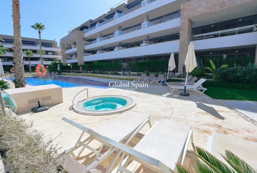 Wiederverkauf - WOHNUNG -
PLAYA FLAMENCA - Costa Blanca