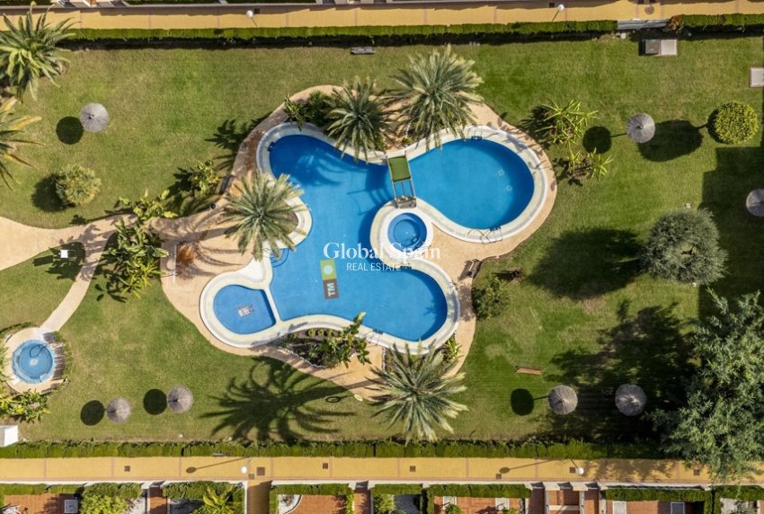 Wiederverkauf - Wohnung -
PLAYA FLAMENCA - Zeniamar