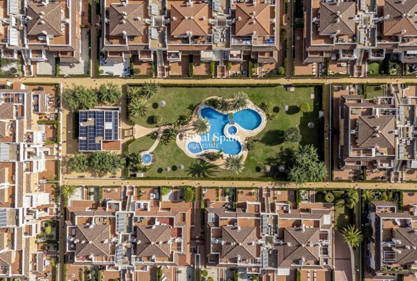 Wiederverkauf - Wohnung -
PLAYA FLAMENCA - Zeniamar