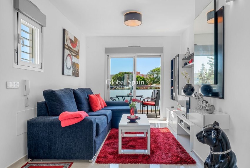 Wiederverkauf - WOHNUNG -
PUNTA PRIMA - Costa Blanca