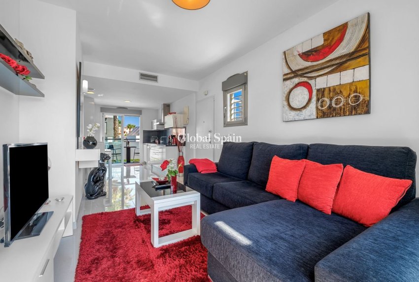 Wiederverkauf - WOHNUNG -
PUNTA PRIMA - Costa Blanca