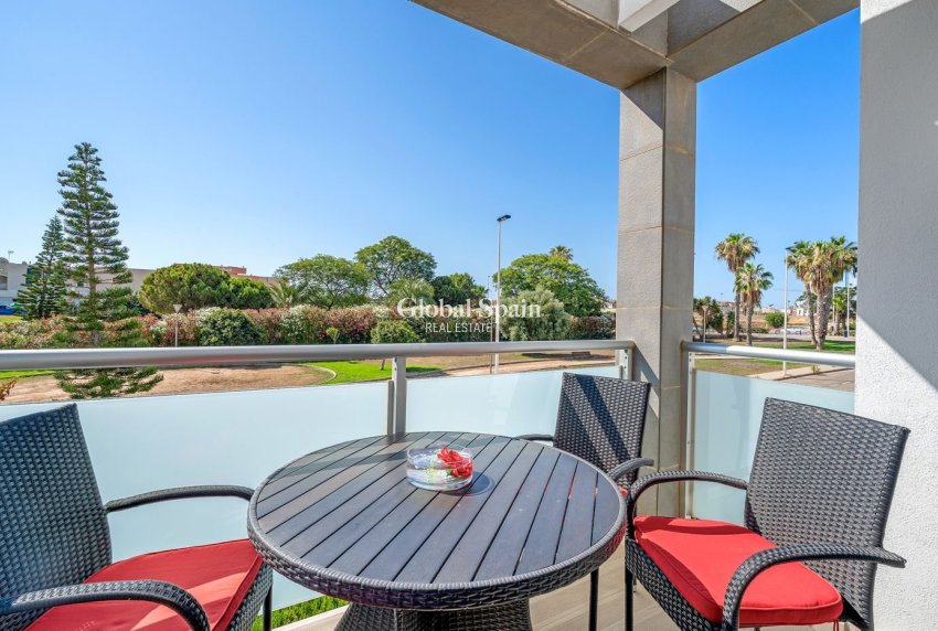 Wiederverkauf - WOHNUNG -
PUNTA PRIMA - Costa Blanca