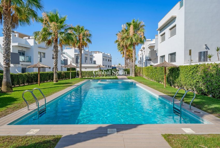 Wiederverkauf - WOHNUNG -
PUNTA PRIMA - Costa Blanca