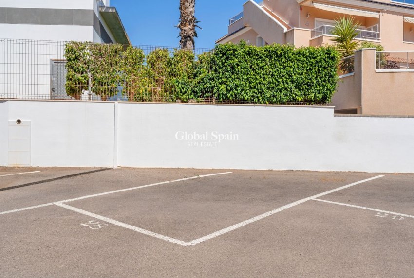 Wiederverkauf - WOHNUNG -
PUNTA PRIMA - Costa Blanca