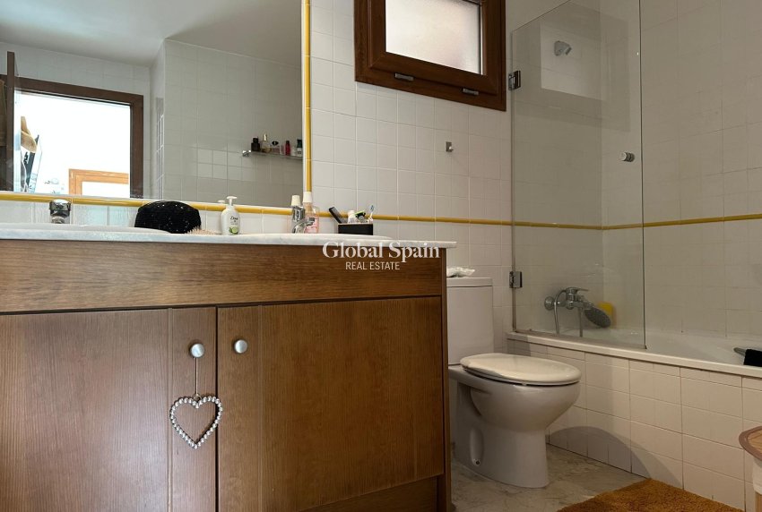 Wiederverkauf - WOHNUNG -
PUNTA PRIMA - Costa Blanca