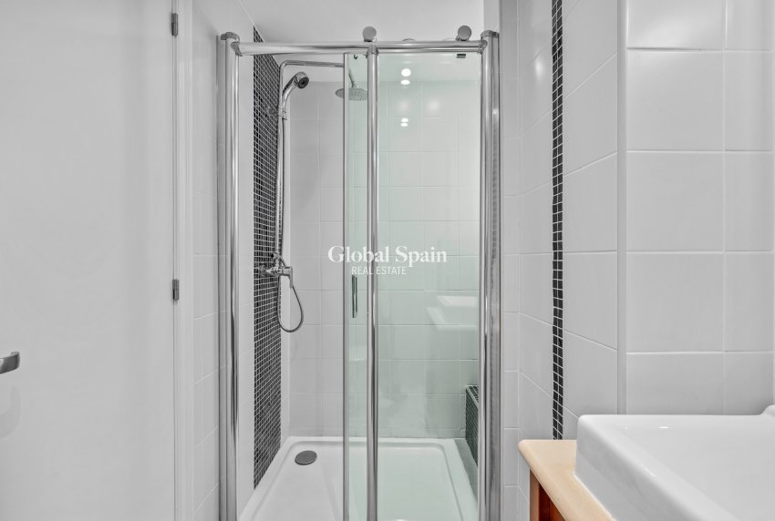 Wiederverkauf - WOHNUNG -
PUNTA PRIMA - Costa Blanca