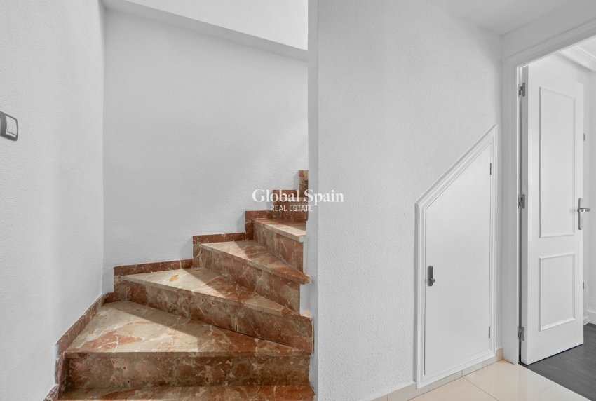 Wiederverkauf - WOHNUNG -
PUNTA PRIMA - Costa Blanca