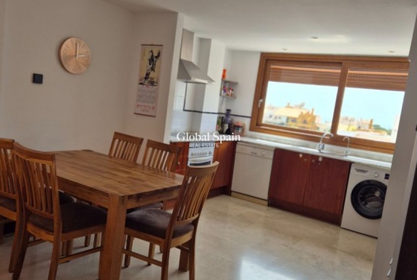 Wiederverkauf - WOHNUNG -
PUNTA PRIMA - Costa Blanca