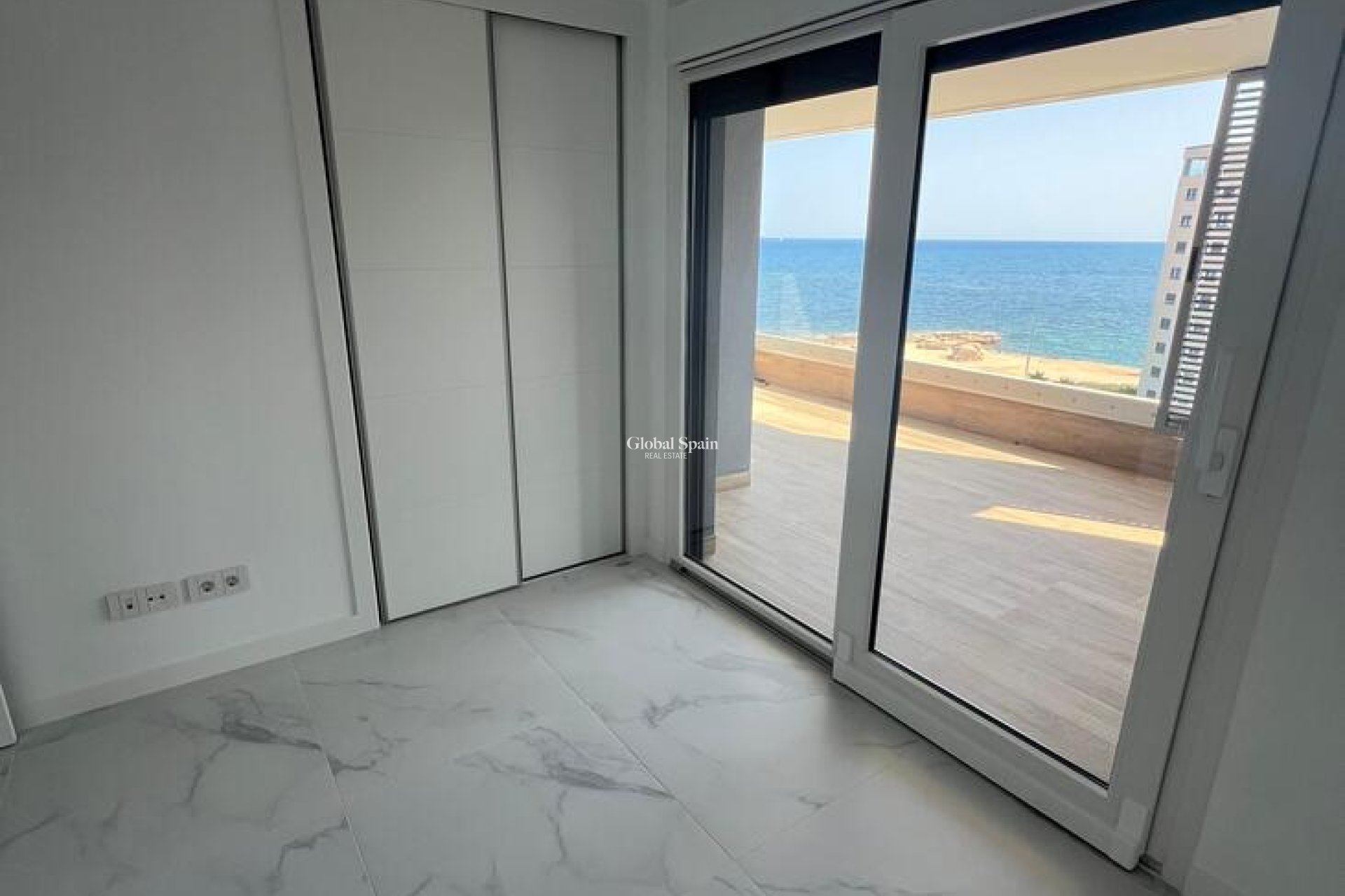 Wiederverkauf - WOHNUNG -
PUNTA PRIMA - Orihuela Costa