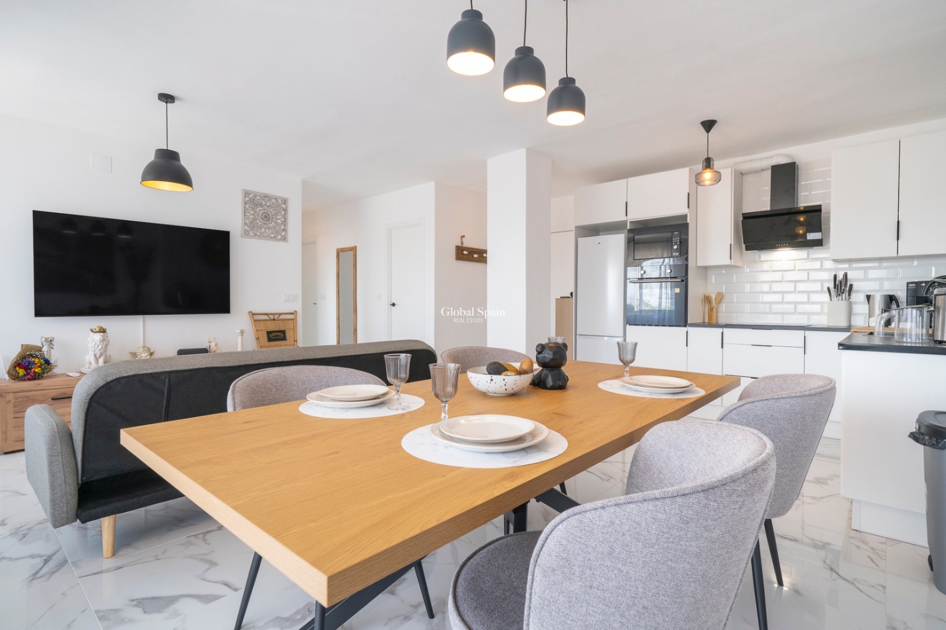 Wiederverkauf - WOHNUNG -
PUNTA PRIMA