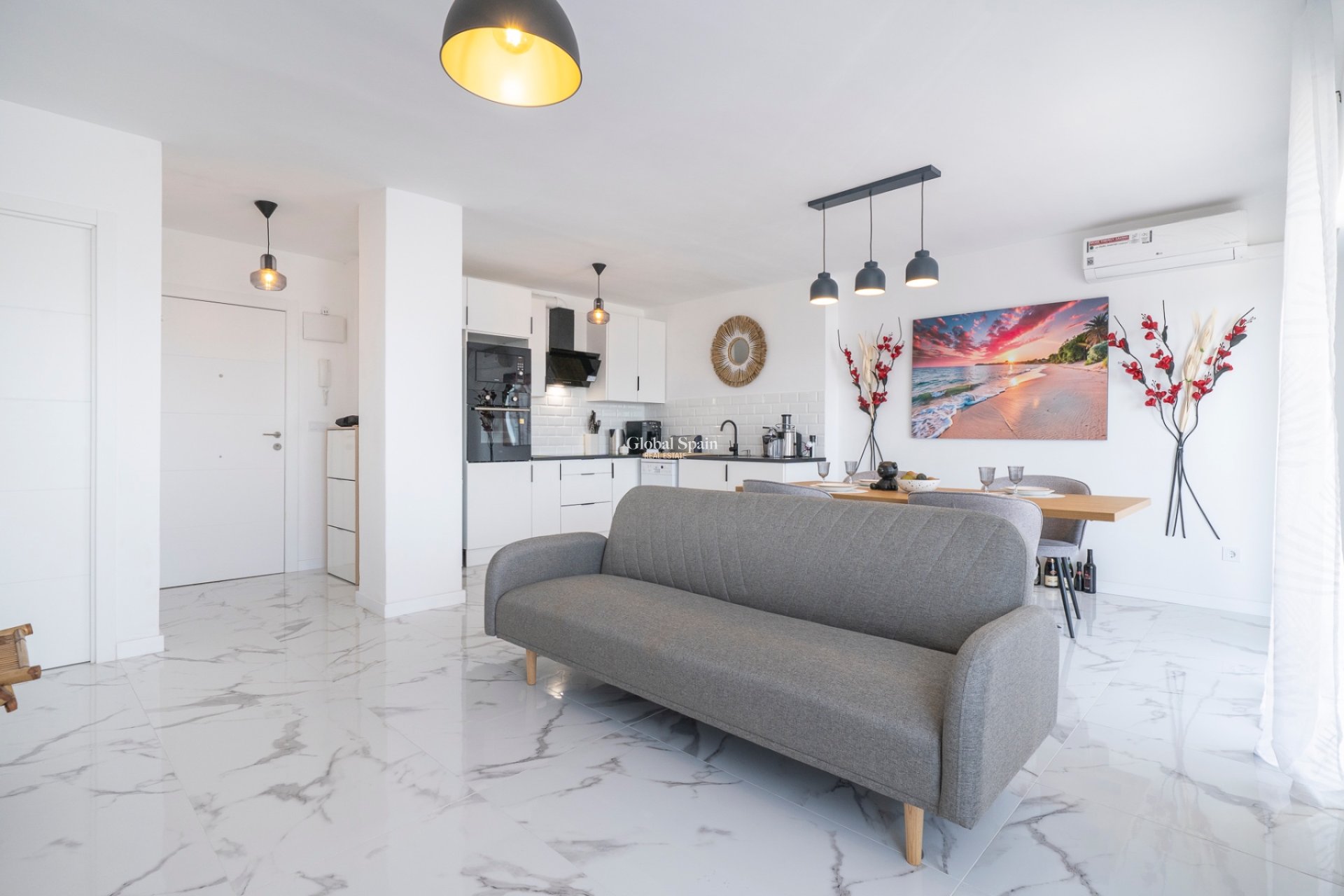 Wiederverkauf - WOHNUNG -
PUNTA PRIMA