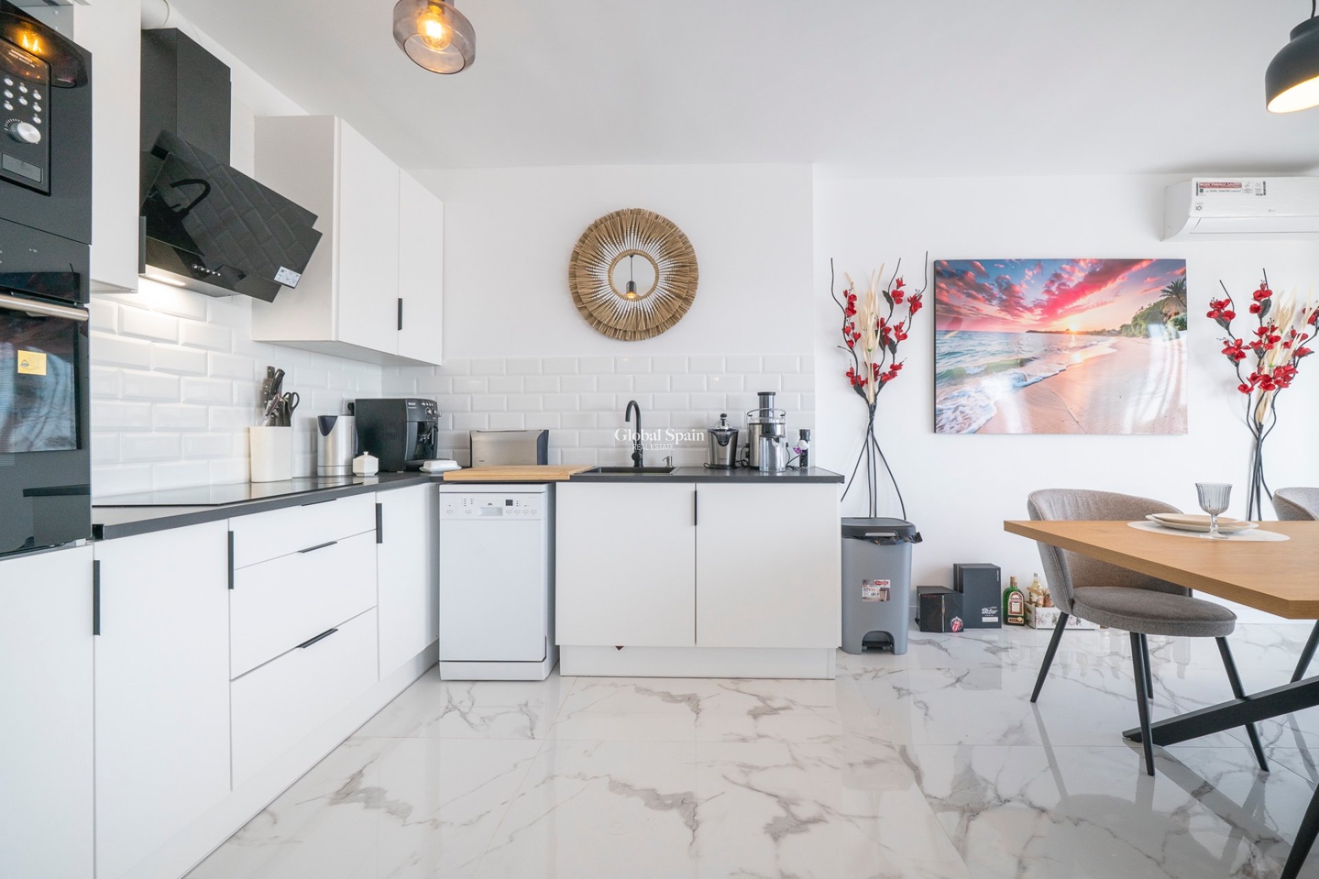 Wiederverkauf - WOHNUNG -
PUNTA PRIMA