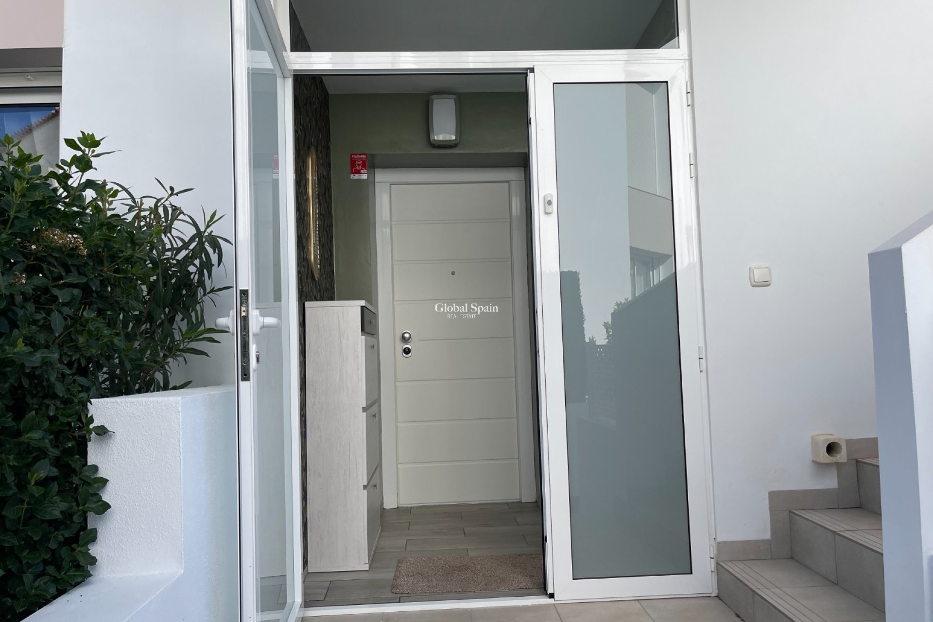 Wiederverkauf - WOHNUNG -
ROJALES - Inland