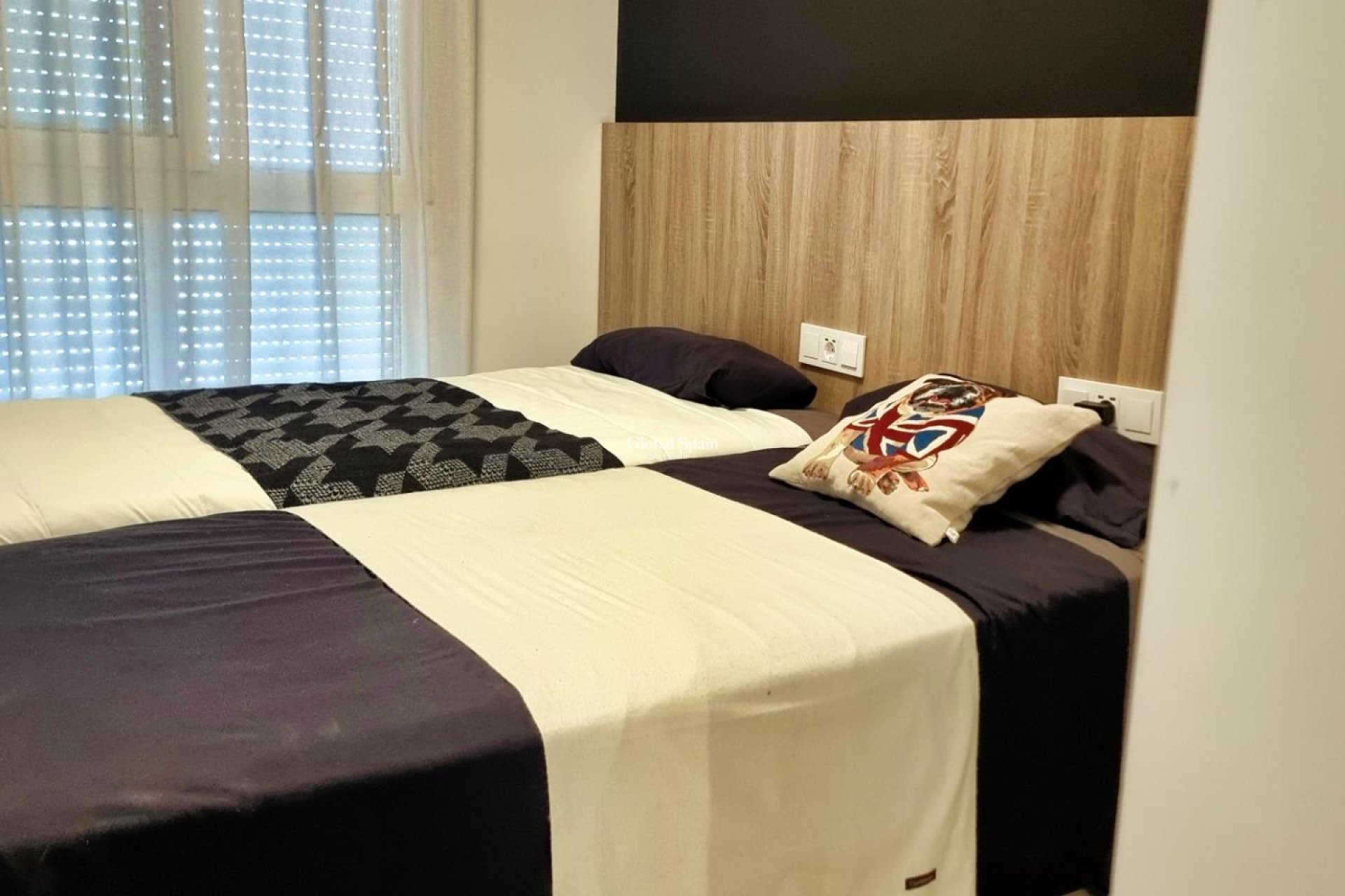 Wiederverkauf - WOHNUNG -
ROJALES - Inland