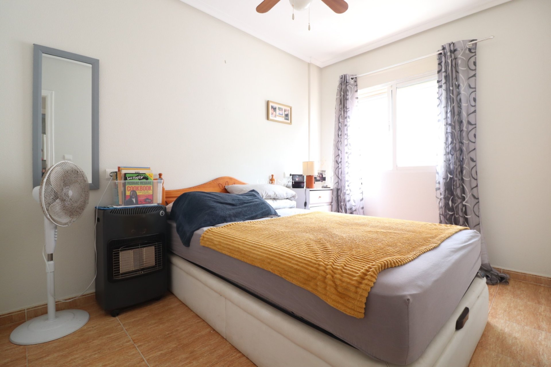 Wiederverkauf - WOHNUNG -
ROJALES - Los Palacios