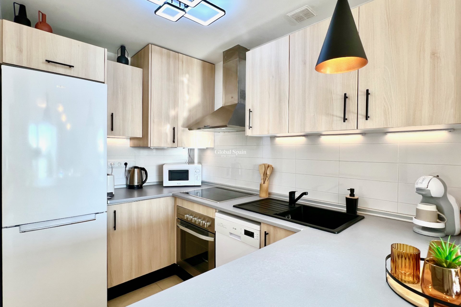 Wiederverkauf - WOHNUNG -
ROLDÁN - Inland