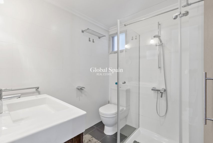 Wiederverkauf - WOHNUNG -
SAN JUAN DE ALICANTE - Costa Blanca