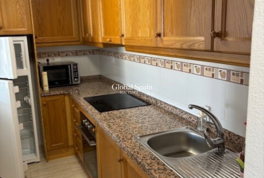 Wiederverkauf - WOHNUNG -
SAN MIGUEL DE SALINAS - Costa Blanca