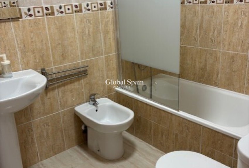 Wiederverkauf - WOHNUNG -
SAN MIGUEL DE SALINAS - Costa Blanca