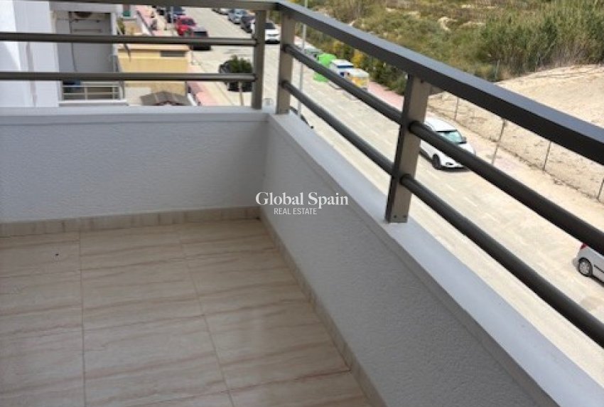 Wiederverkauf - WOHNUNG -
SAN MIGUEL DE SALINAS - Costa Blanca