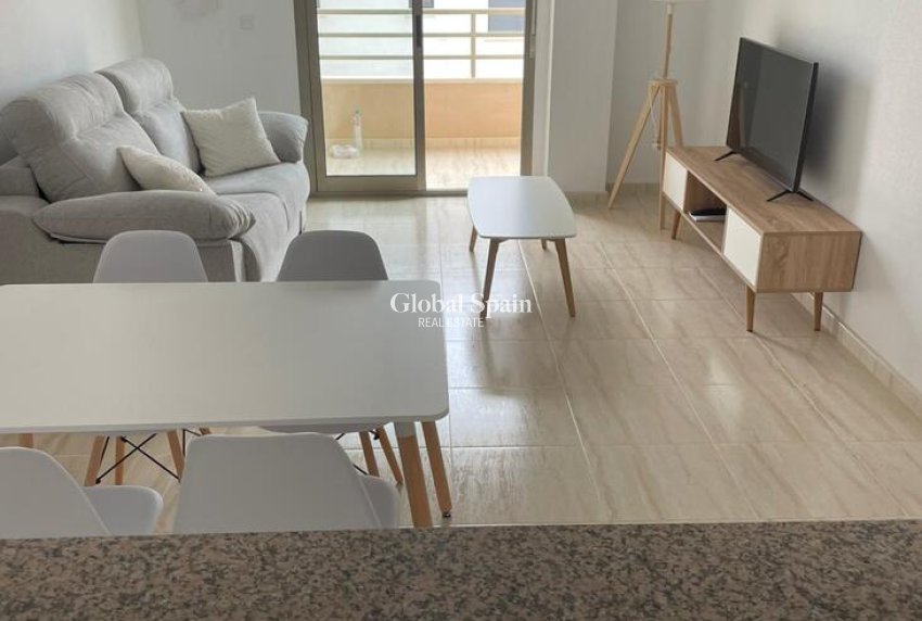 Wiederverkauf - WOHNUNG -
SAN MIGUEL DE SALINAS - Costa Blanca