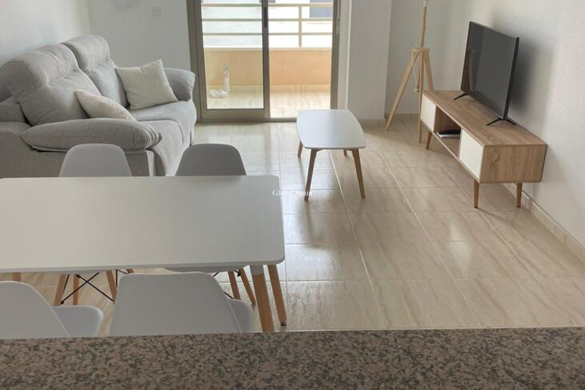 Wiederverkauf - WOHNUNG -
SAN MIGUEL DE SALINAS - Costa Blanca