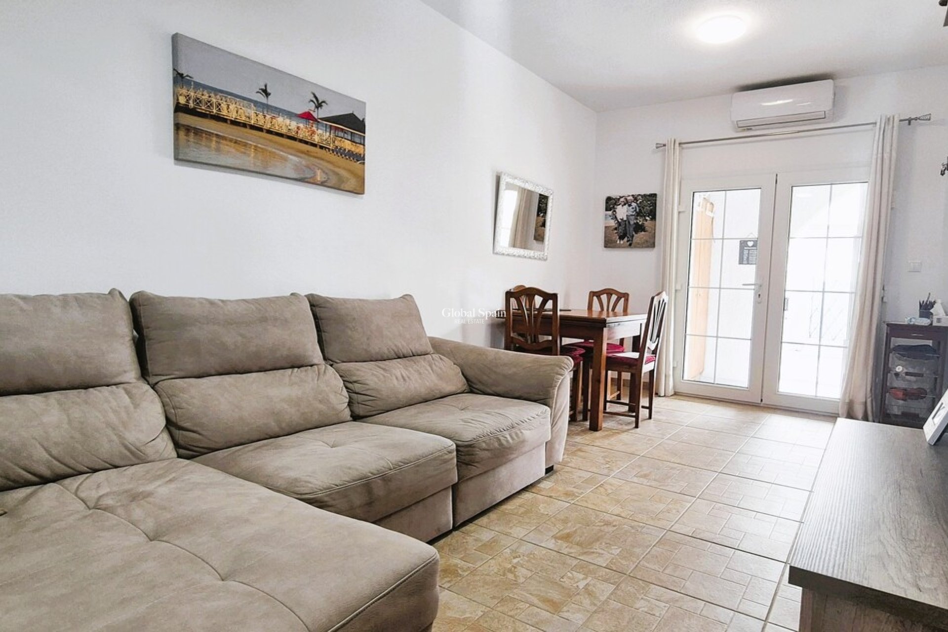 Wiederverkauf - WOHNUNG -
SAN MIGUEL DE SALINAS - Costa Blanca