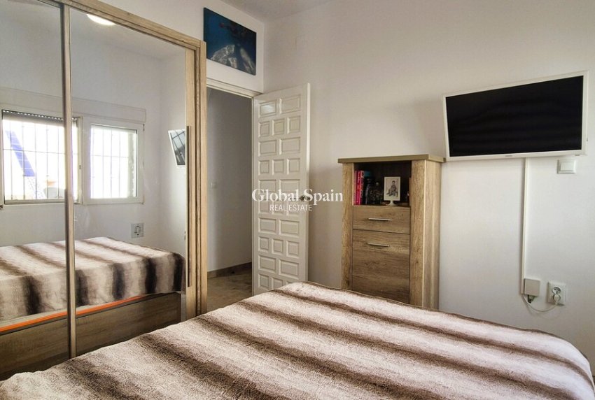 Wiederverkauf - WOHNUNG -
SAN MIGUEL DE SALINAS - Costa Blanca
