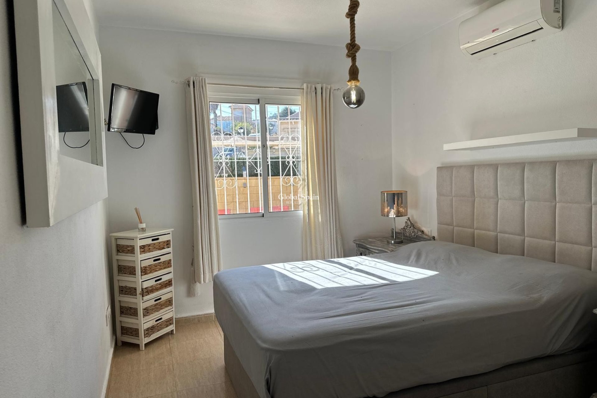 Wiederverkauf - WOHNUNG -
SAN MIGUEL DE SALINAS - Inland